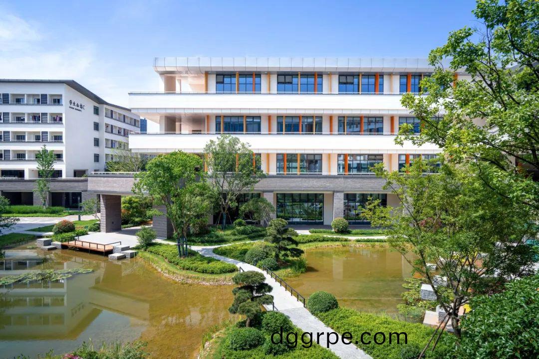 华东师范大学附属桐庐学校