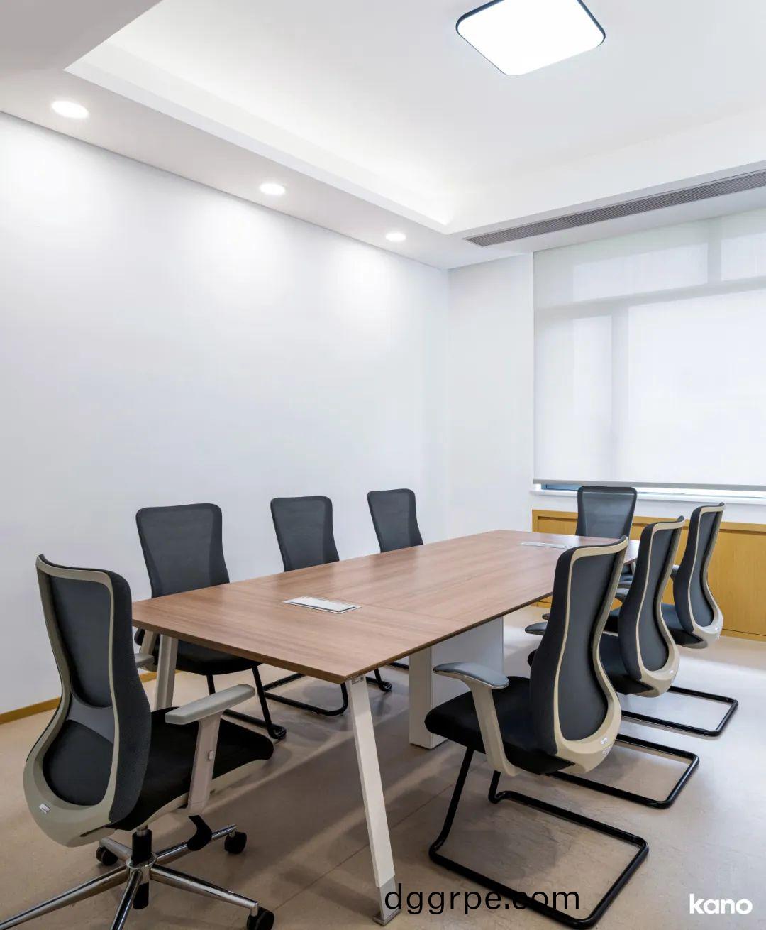 大学老师会议桌