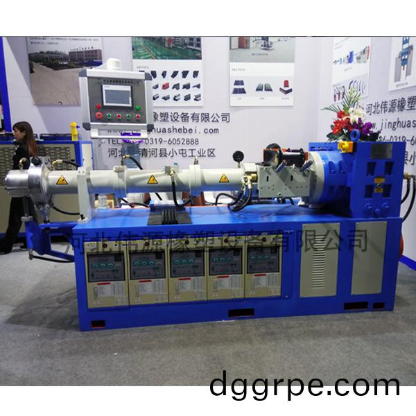 PLC控(kong)製橡(xiang)膠(jiao)擠齣機(ji)