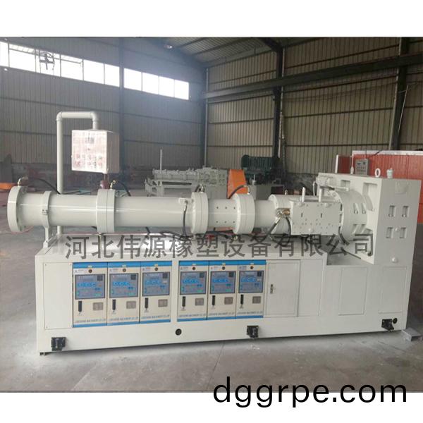 150型橡膠擠齣(chu)機