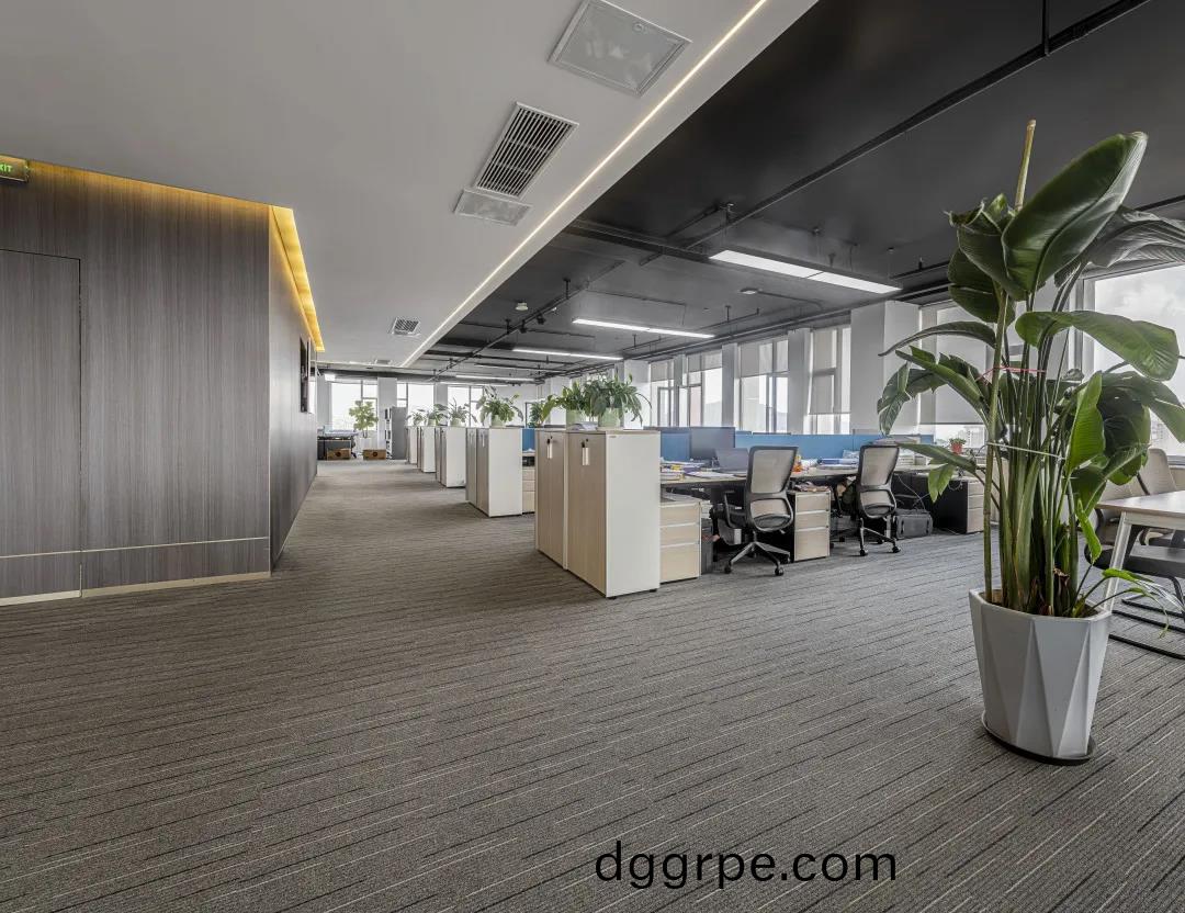 简约舒适现代办公室家具案例之员工区