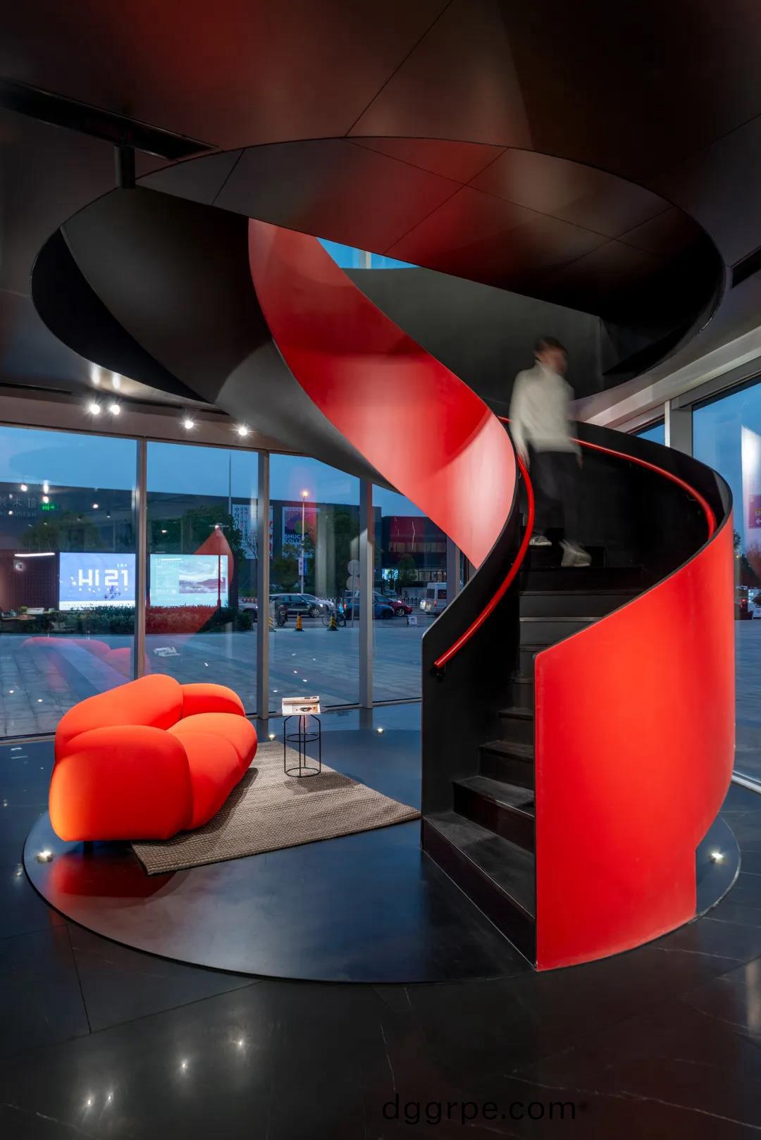 科尔卡诺获奖项目（二）：红色旋风系列图