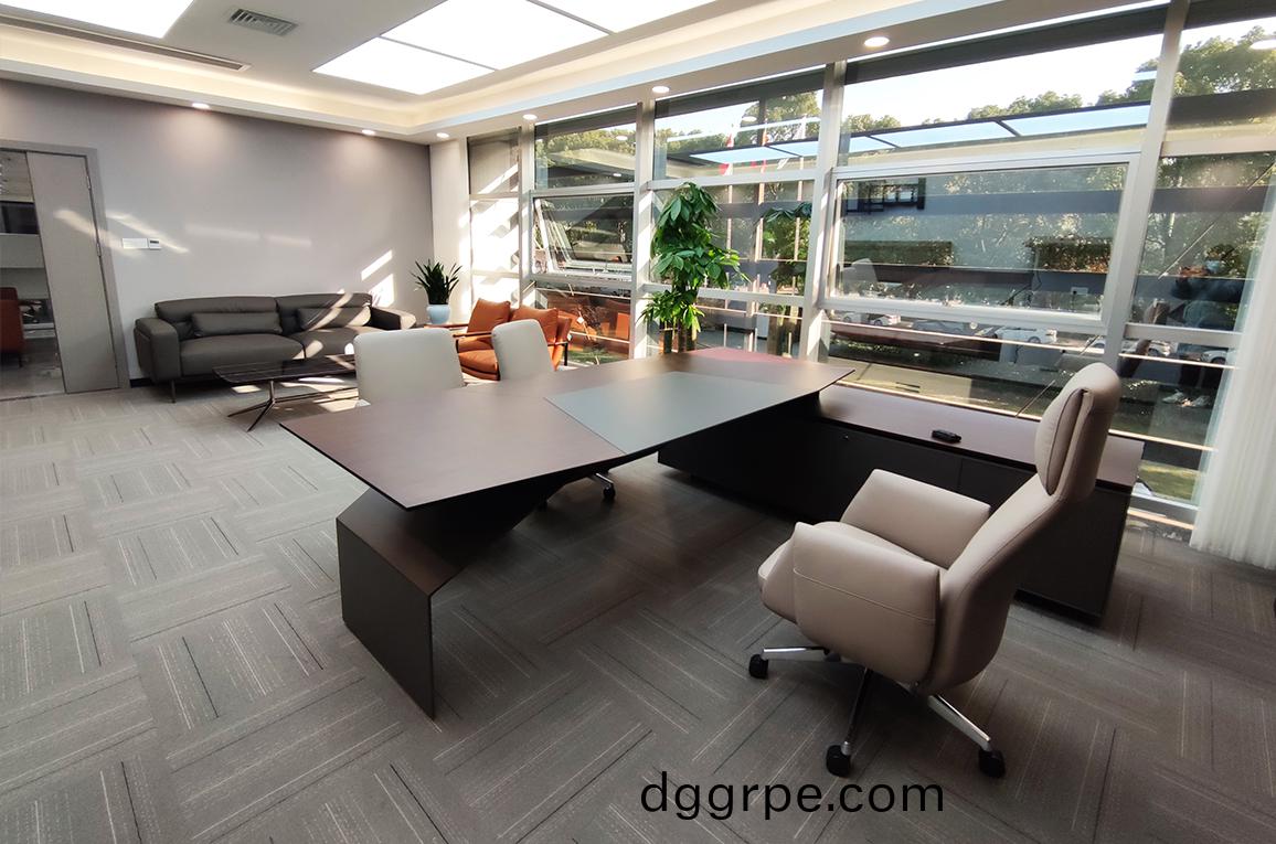 外资企业办公家具采购定制之总裁班台