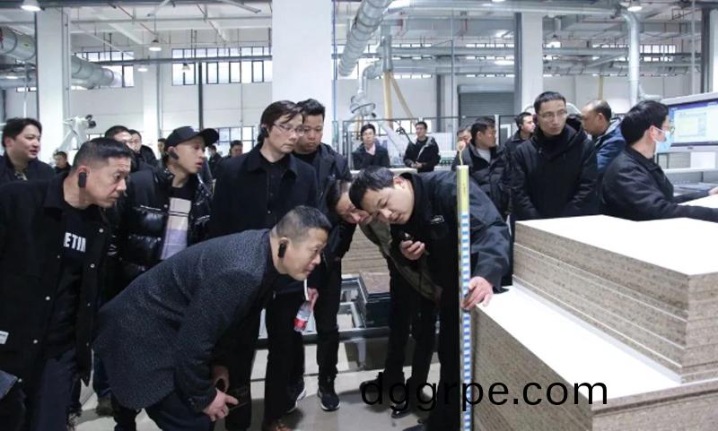 家具同行赴科尔卡诺智慧工厂参观