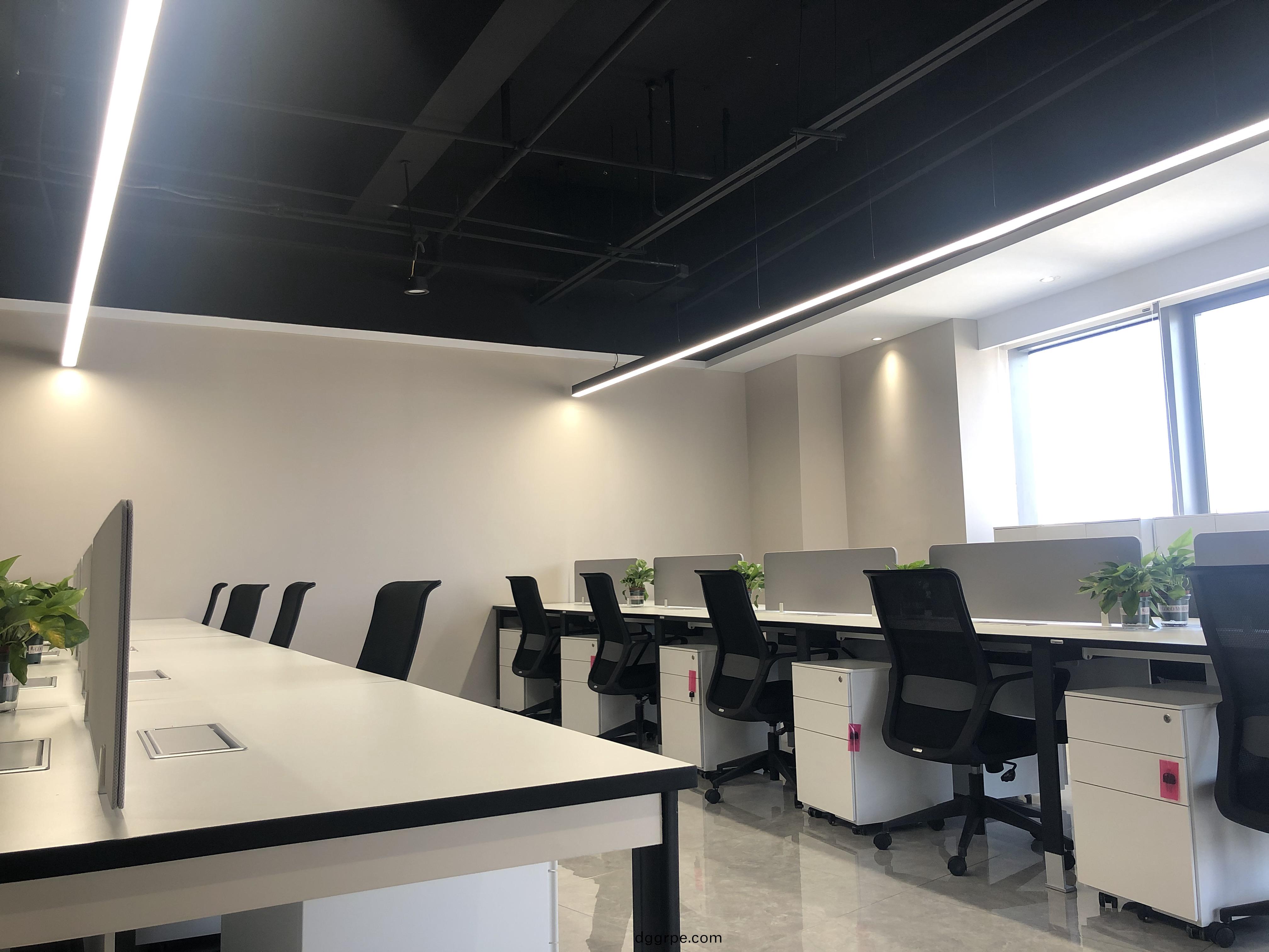 家具公司办公家具配套案例之板式职员桌