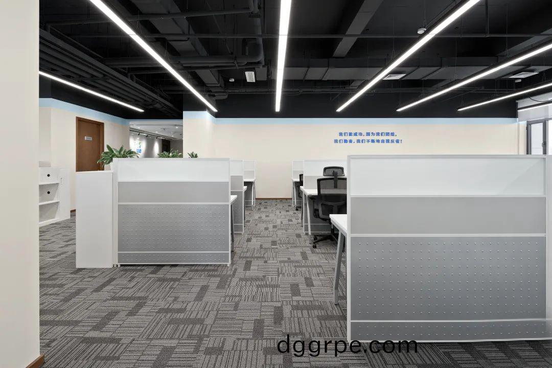 百洋医药集团办公楼家具配套之员工屏风办公桌